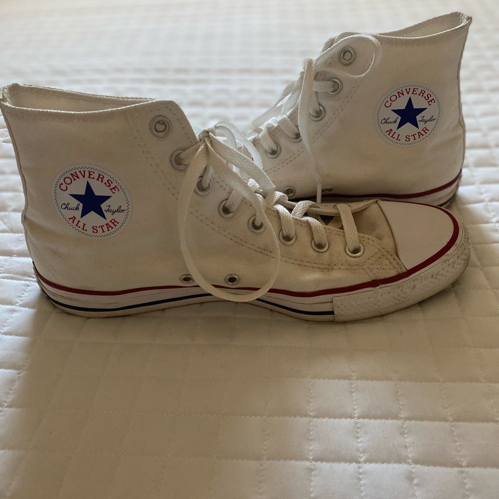 Men’s White High Top Converse Sz 9.5